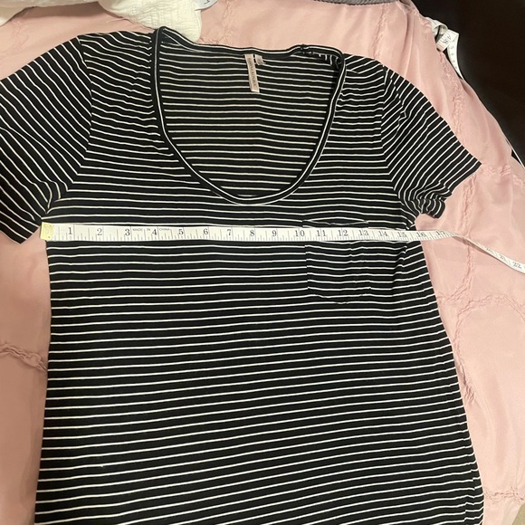 Beautifully soft Banana Republic T - Picture 7 of 9